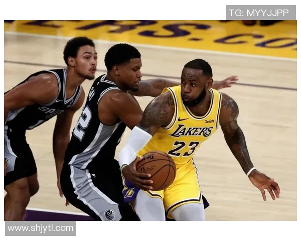 湖人对决火箭精彩回顾与球迷热议汇总